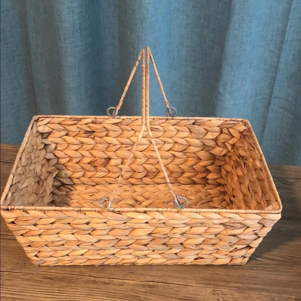BUNDLE OF THREE WICKER BASKETS